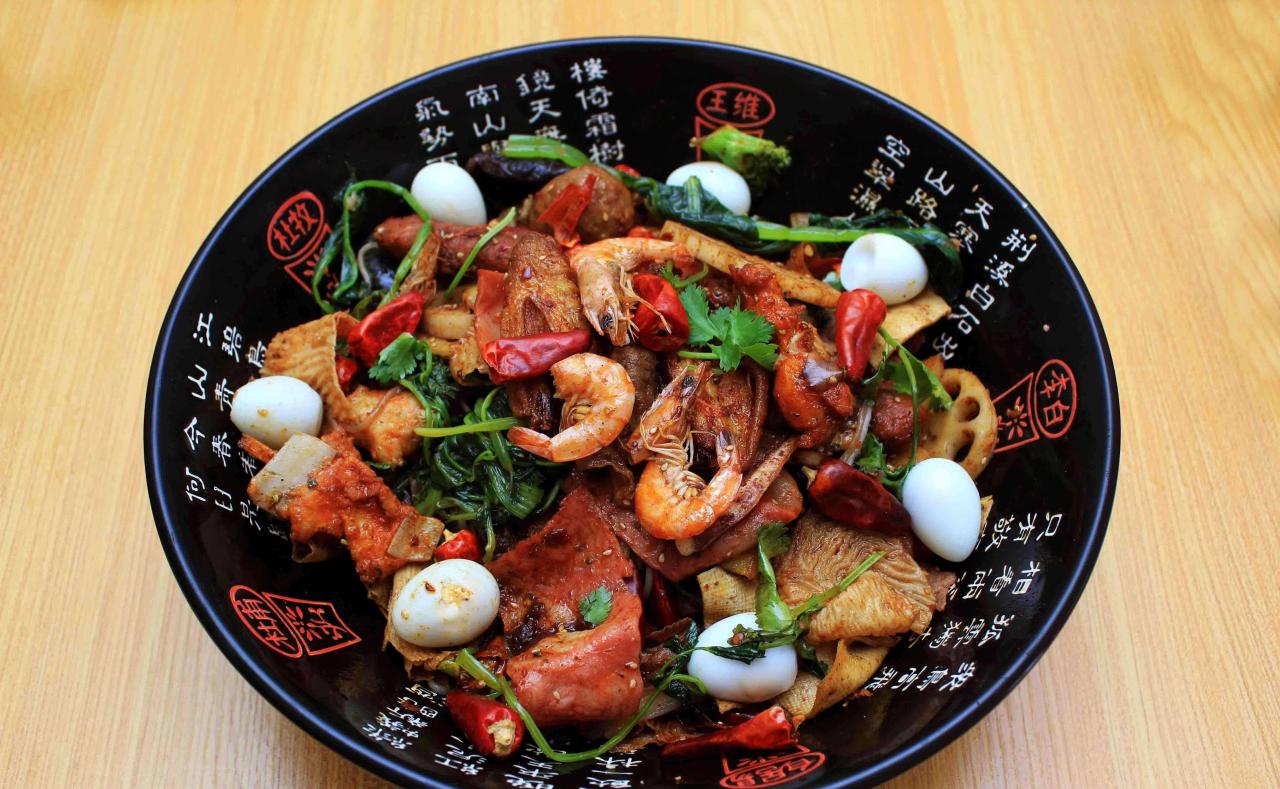 教你做麻辣香锅,食材丰富美味十足,又麻又辣又香,简直爱不释口